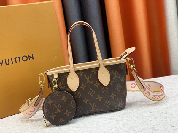 ルイヴィトンバッグ背面デザイン